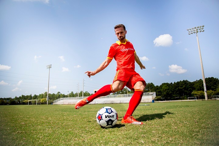 As part of a night of celebration in honor of the Jacksonville Tea Men of the original North American Soccer League, the Jacksonville Armada FC will don the Tea Men's distinctive red and tangerine uniforms as they host the Tampa Bay Rowdies Saturday night.