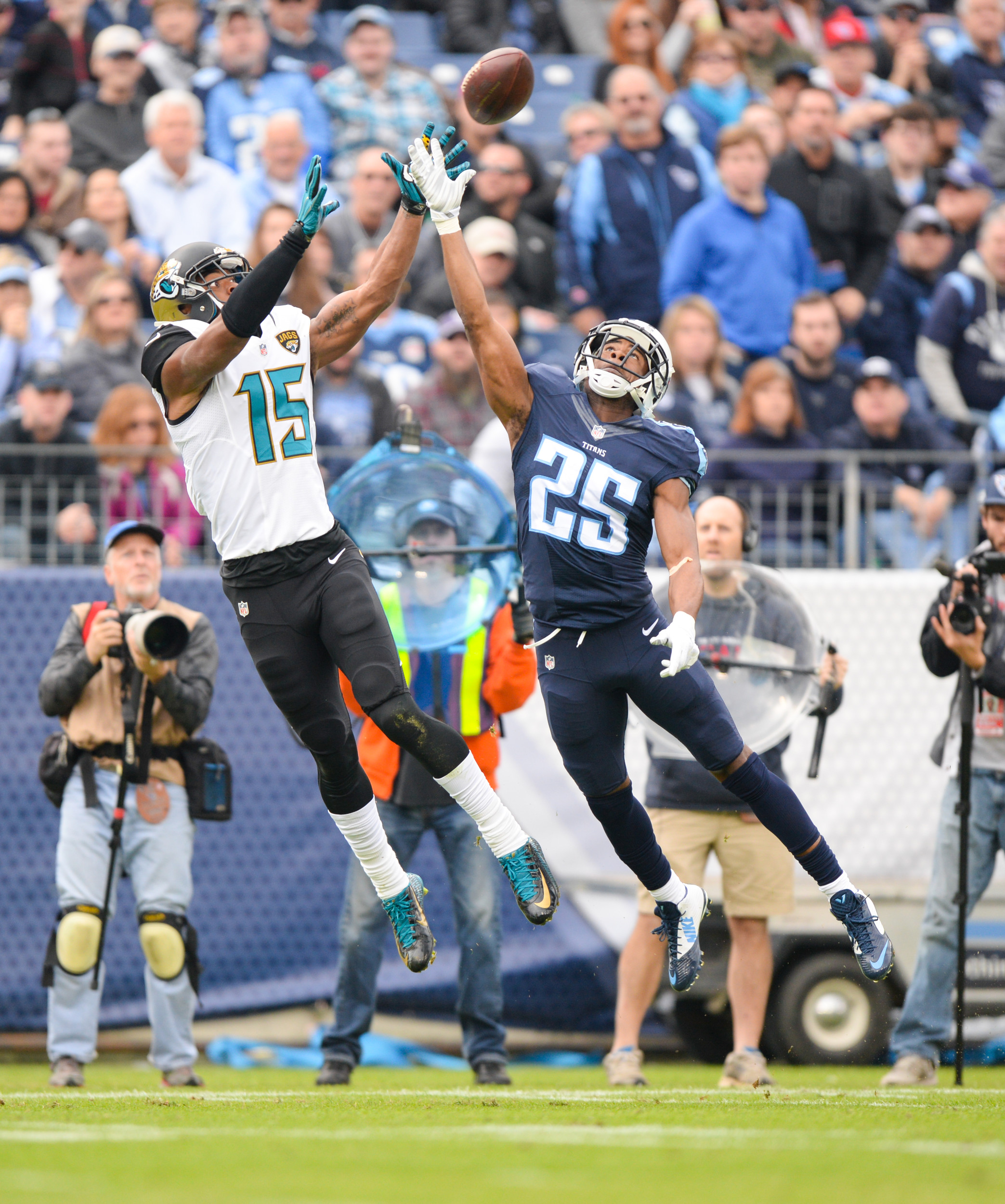 Jacksonville wide receiver Allen Robinson made 10 catches for 153 yards and three touchdowns against the Titans in the 42-39 loss at Tennessee.