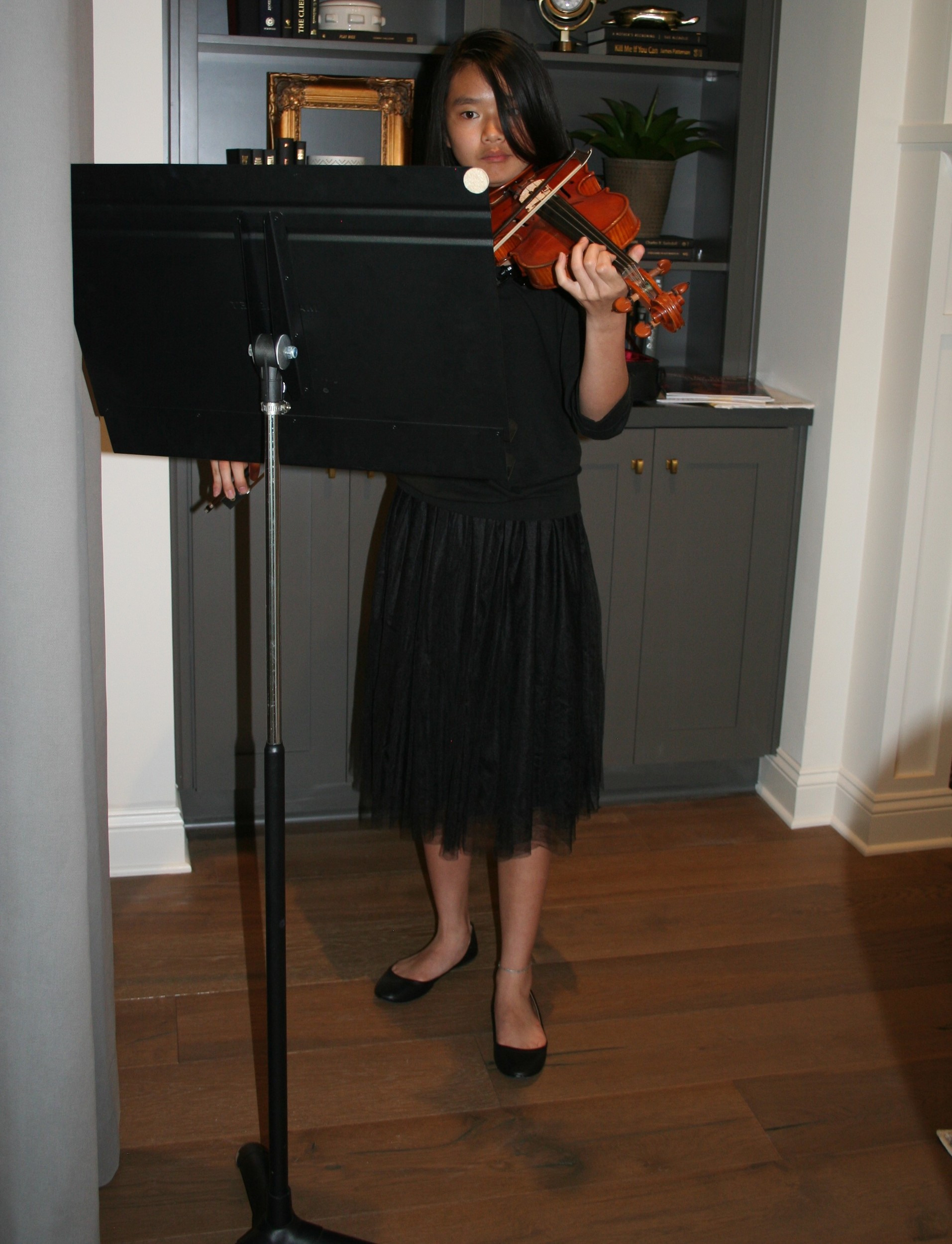 Violinist, Eva Karjono.