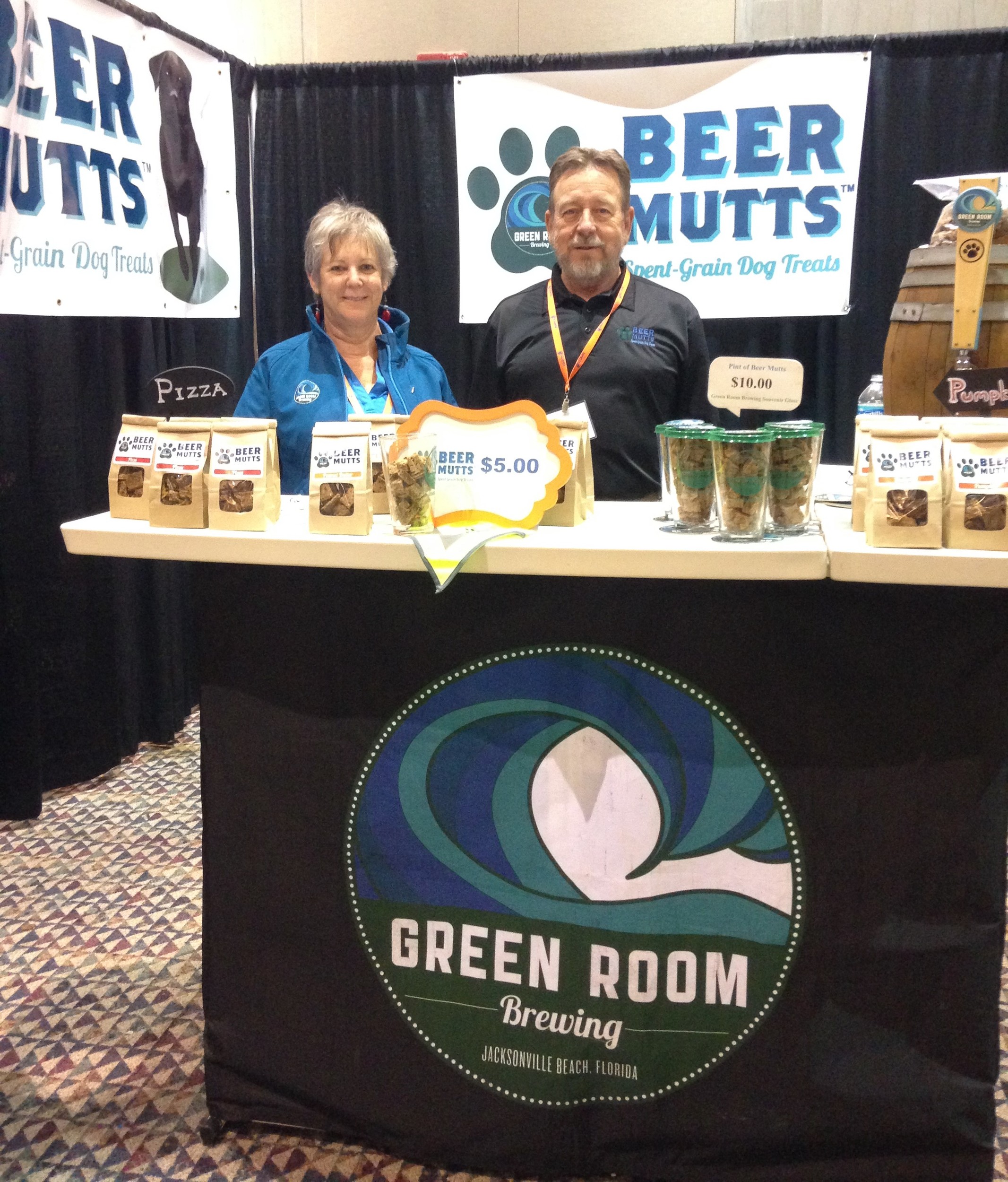 Debra and Bill Logeson of Beer Mutts dog treats at Jacksonville’s 2016 Spring Home & Patio Show.