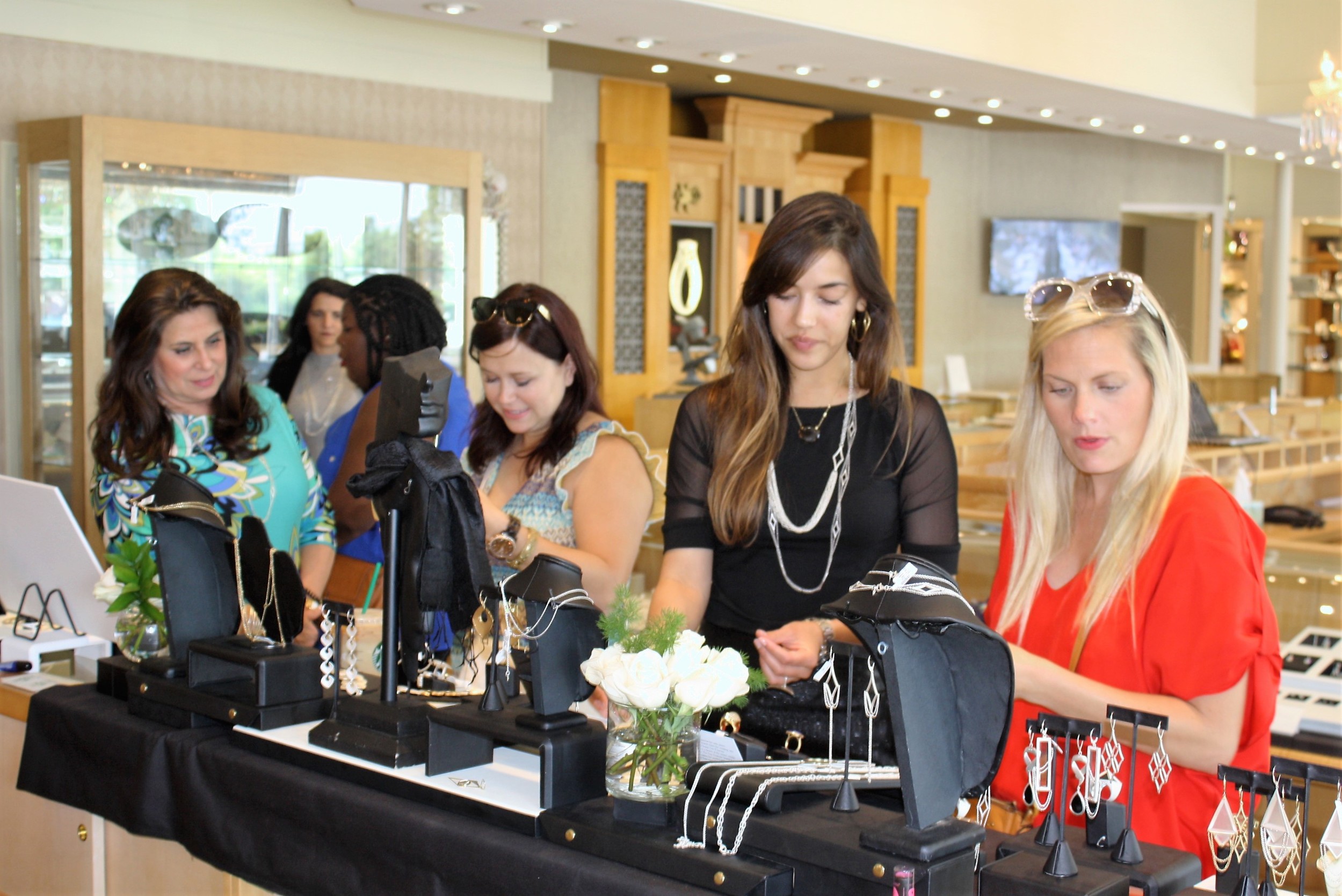 Dao Fournier jewelry designer Kimberly Gibson assists players' wives in selecting jewelry
