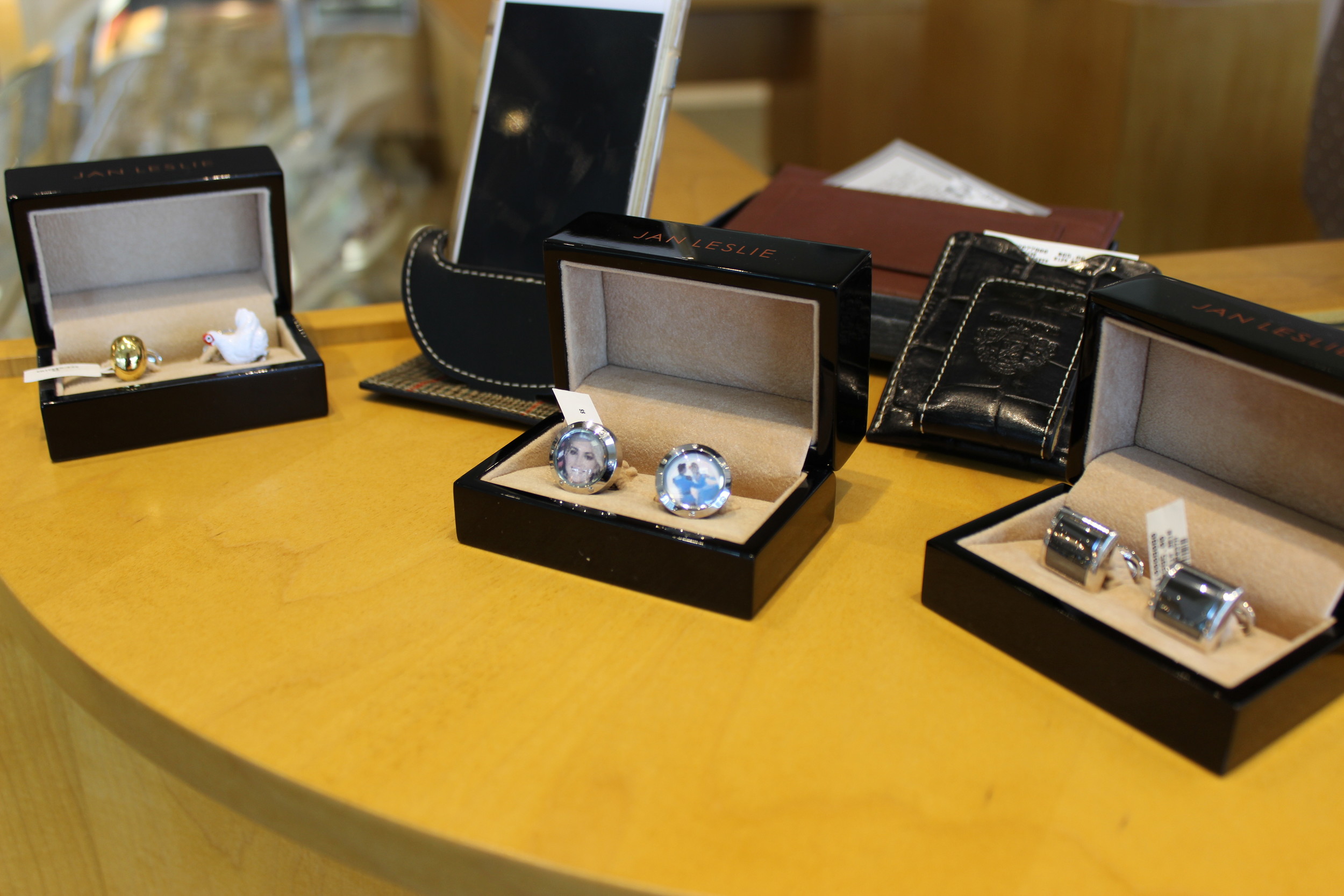 Barrington credit card holder and cell phone holder and Jan Leslie cufflinks at Underwood’s Jewelers