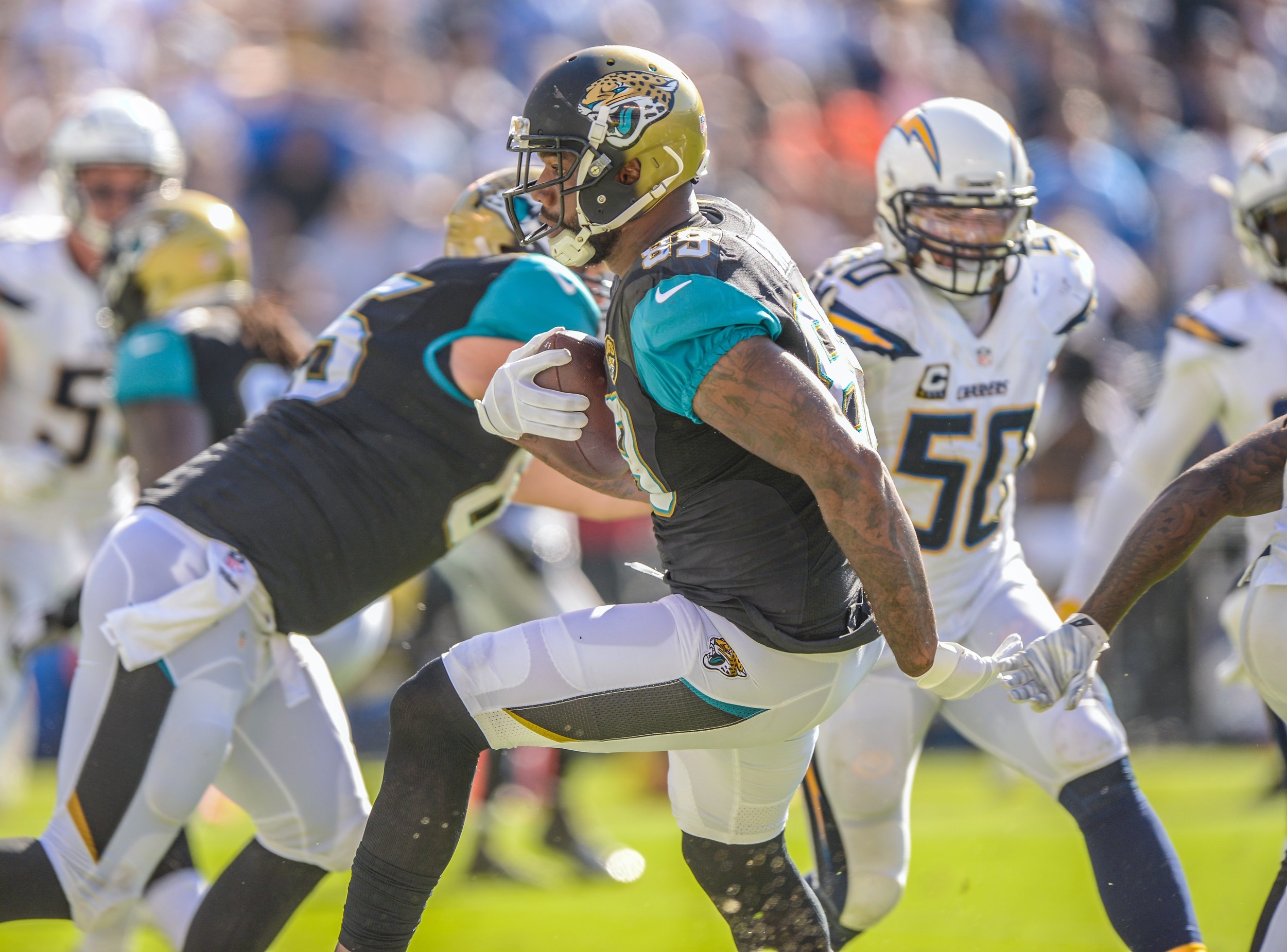 Jacksonville Jaguars QB Blake Bortles found tight end Marcedes Lewis (89) for a 4-yard touchdown pass in Sunday’s 38-14 loss to San Diego.