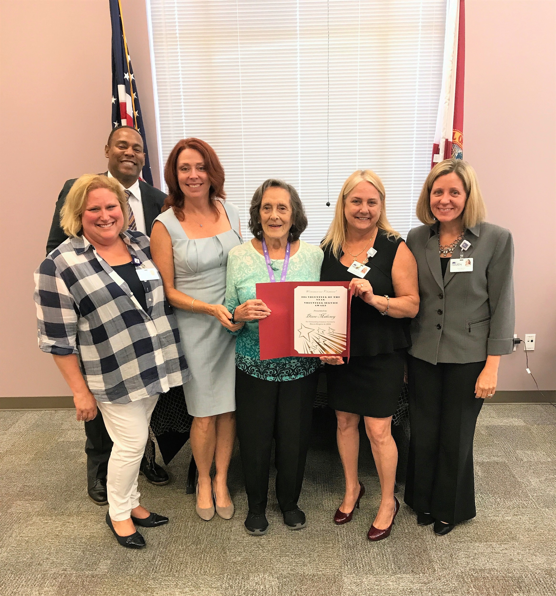 Haven Hospice Director of Volunteer Services
Courtney Quirie, Vice President of Organizational
Advancement Eric Godet, Administrator Cathy Johnston, Outstanding Volunteer of the Year Diane Mahoney, Volunteer
Coordinator Michelle Colee and President Gayle Mattson.