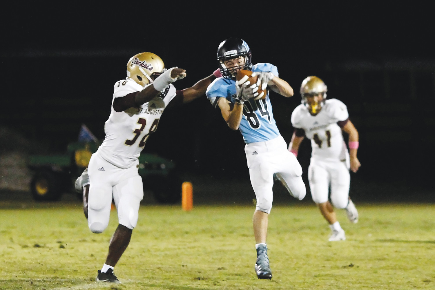 Cade D’Errico makes the catch for a Ponte Vedra first down.