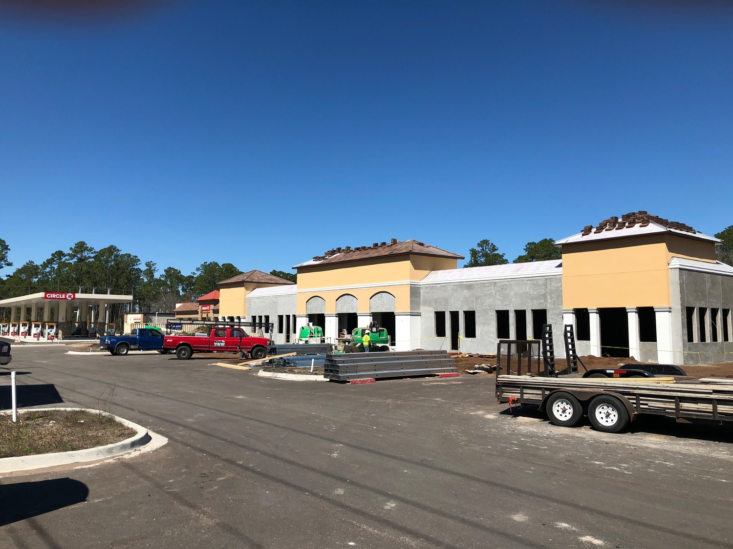 Construction takes place on Gateway Village Center, which will include a Circle K convenience store and gas station, retail center and freestanding Heartland Dental office.
