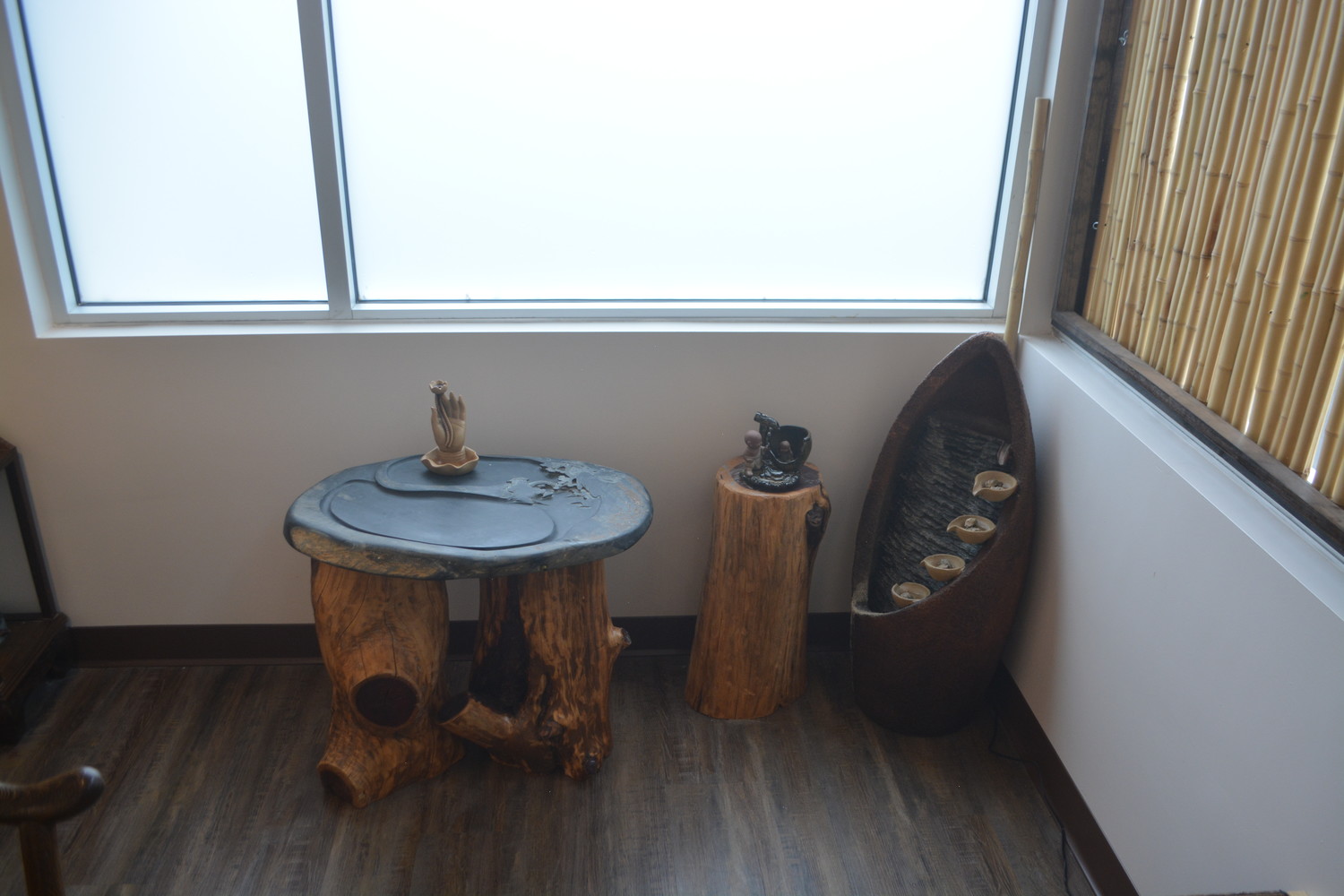 The Zen Room allows customers to enjoy a quiet room for meditation and reading.