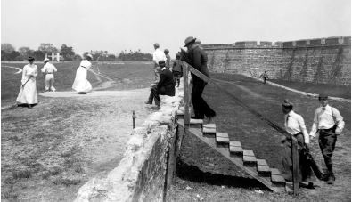 As told by Billy Dettlaff in the May 3 Boardwalk Talk hosted by the Beaches Museum, the Castillo de San Marcos in St. Augustine was home to Florida’s first golf course — a nine-hole course developed by Henry Flagler.
