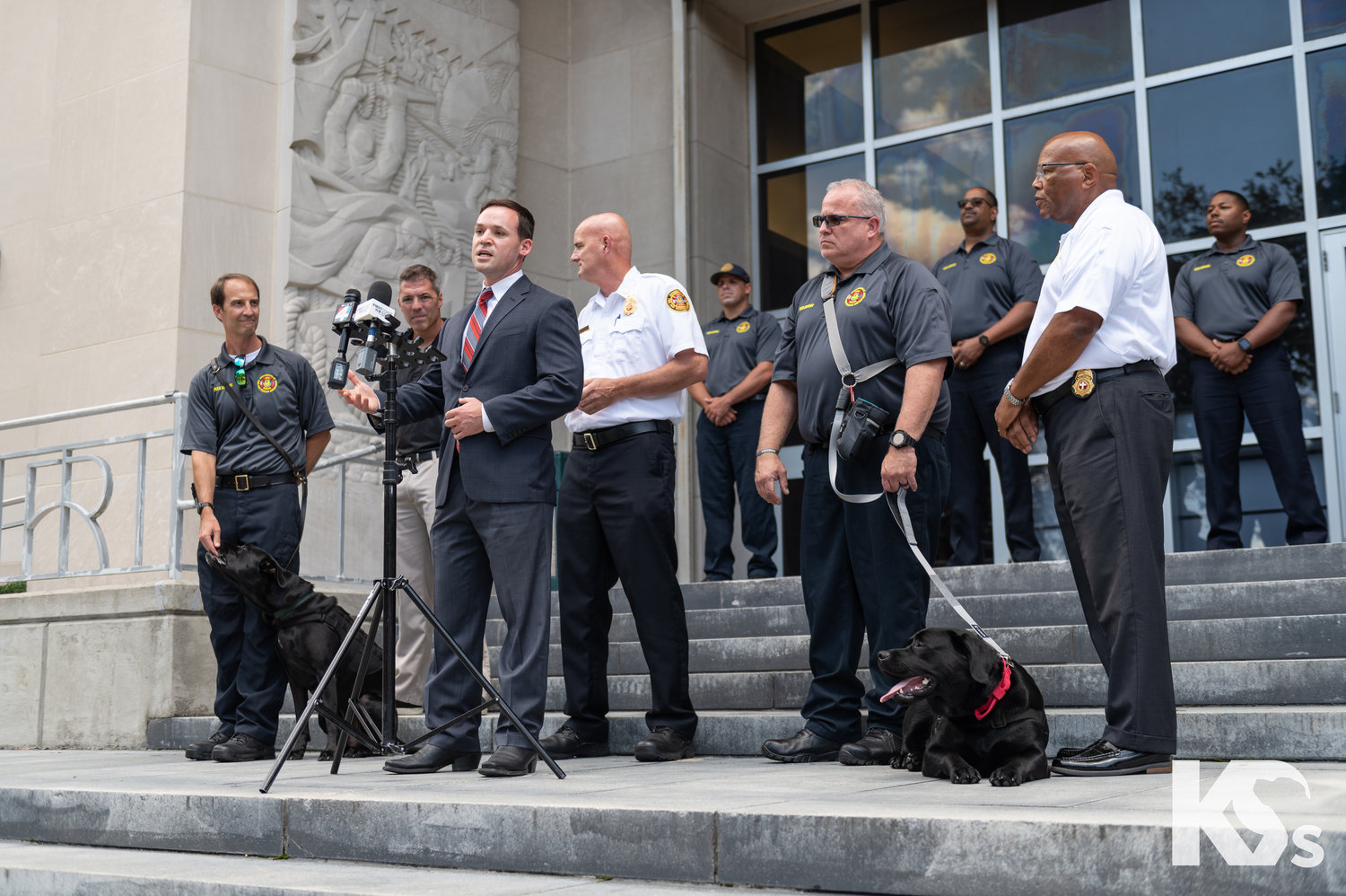 K-9s For Warriors recently announced that it has donated two therapy dogs to the Jacksonville Fire and Rescue Department.